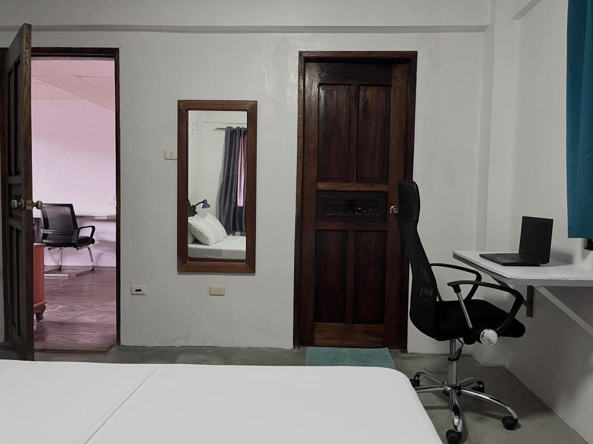Uncharted Hostel بويرتو غاليرا المظهر الخارجي الصورة